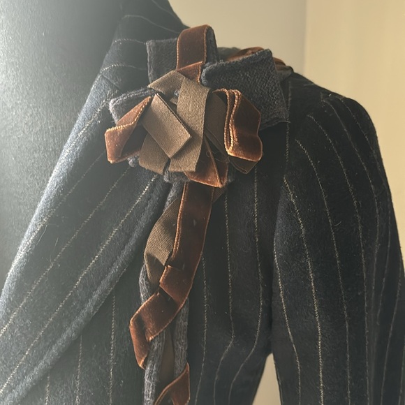 MOSCHINO BLACK BLAZER WITH BURG ANDY BROWN PINSTRIPE VELVET RIBBON BOW TRIM - Picture 6 of 16